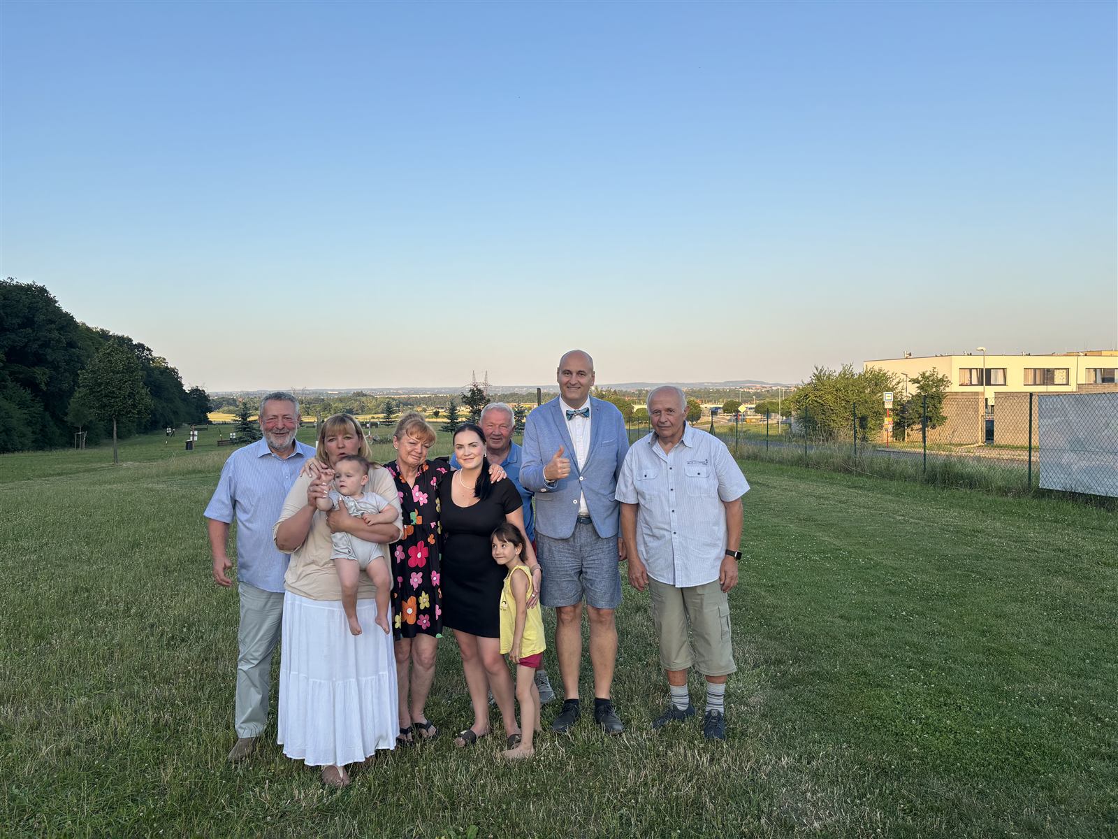 Kandidáti Sdružení vlastníků Újezda a Kateřinek na setkání se sousedy
